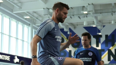 Έβγαλε και επίσημα τα κόκκινα για να βάλει τα… μπλε της Μπράιτον ο Μίλνερ! (pic)