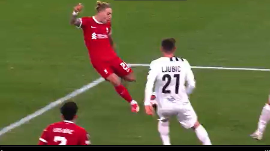 Κρίμα για αυτό το σουτ: Απίθανο τελείωμα του Τσιμίκα στο δοκάρι! (video)