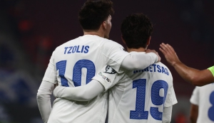 «Κεράσματα» στο γήπεδο, ανταμοιβή με κέρασμα εκτός αυτού: Μεγάλο στοίχημα ανάμεσα Τζόλη - Καρέτσα! (video)