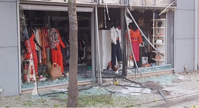 Eπίθεση με εκρηκτικό μηχανισμό σε κατάστημα ρούχων του Νίκου Πιτσίλκα στη Λάρισα