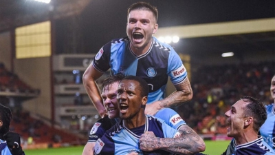 Πρεμιέρα με «διπλό» για τη Γουίκοπ και… ταμείο από την Interwetten!