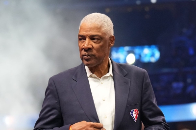 Έρβινγκ: «Δεν χρειάζεται να συγκρίνουμε τον Κόμπι Μπράιντ με τον Μπιλ Ράσελ»