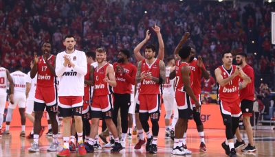 Σλούκας και Πρίντεζης υποκλίθηκαν στον κόσμο του Ολυμπιακού