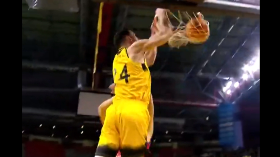 ΑΕΚ: Του… καρφώματος από τον Κουζέλογλου! (video)