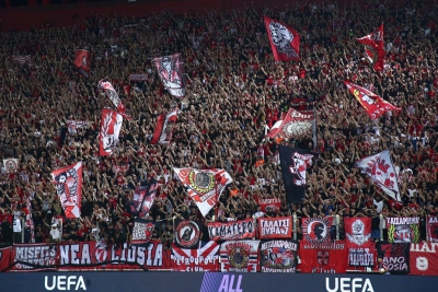 UEFA: Τιμώρησε τον Ολυμπιακό για πανό που αναρτήθηκε κόντρα στη Γουέστ Χαμ