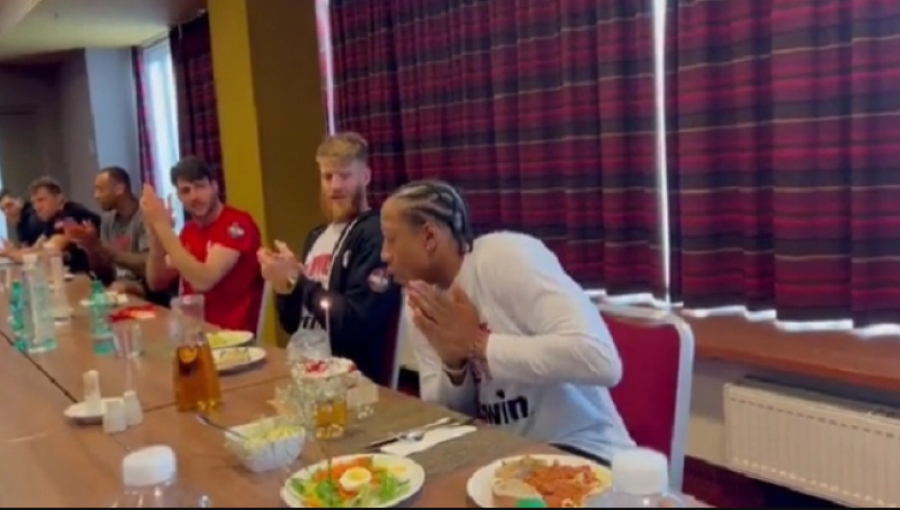 Έκπληξη με τούρτα για τα γενέθλια του Κάνααν πριν τον τελικό της EuroLeague (video)