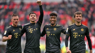 Bundesliga: Ζορίστηκε αλλά κέρδισε η Μπάγερν – Ισόπαλο το ντέρμπι παραμονής