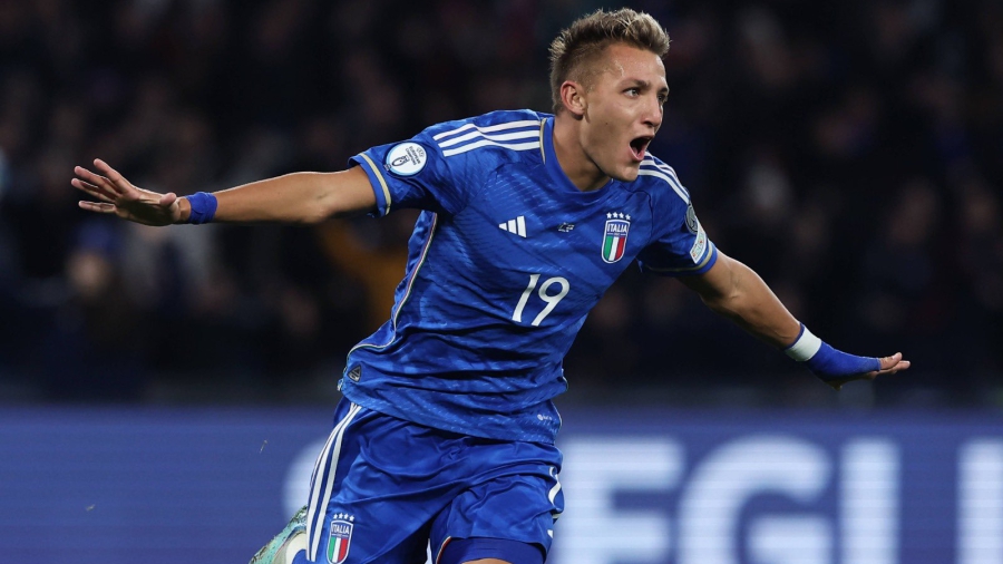 «Πανικός» για τα... πόδια του Ματέο Ρετέγκι!