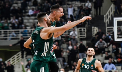 Με φτερά από το ΣΕΦ και πανταχού παρόντα Παπαγιάννη, ο Παναθηναϊκός φρέναρε τη Ζενίτ με 70-64 (video)