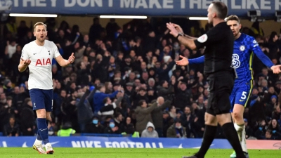 VAR: Το ποδόσφαιρο εκσυγχρονίζεται, μαζί του και η ποδοσφαιρική... απάτη! (video)