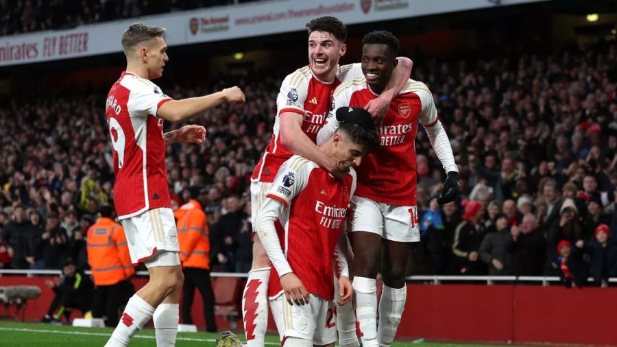 «Επιβιώνει» η Άρσεναλ στο ματς της αγωνιστικής με τη Λίβερπουλ, σκοράρει ξανά!