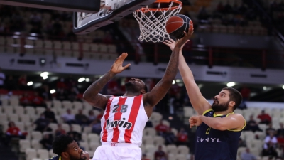 Ολυμπιακός - Λαύριο 98-61: Με τρομερούς Λούντζη και Μπλακ, δεν αγχώθηκαν οι «ερυθρόλευκοι»! (video)