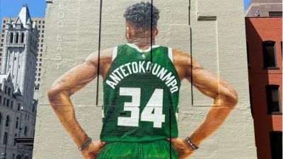 Αντετοκούνμπο: Ολοκληρώθηκε το γκράφιτι στο κέντρο του Μιλγουόκι και προκαλεί... δέος!