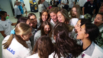 Θερμή υποδοχή για την Εθνική Πόλο Νεανίδων