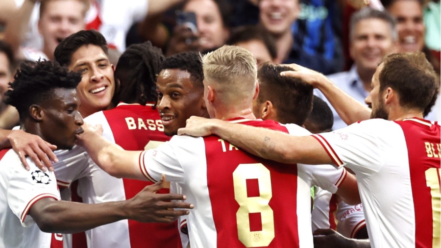 Άγιαξ - Ρέιντζερς 3-0: Μπεργκβάιν και Κούντους «τελειώνουν» το ματς από το 34'! (video)