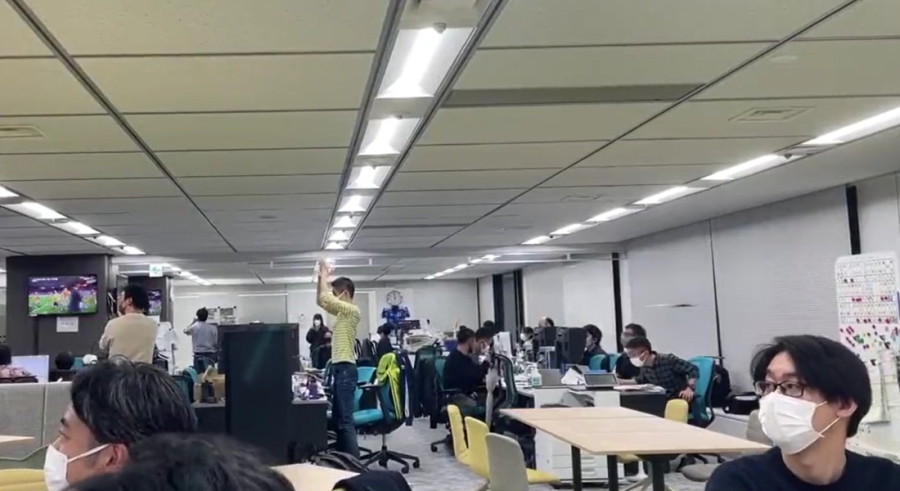 Οι Ιάπωνες πανηγύρισαν έξαλλα το 2-1 στις δουλειές τους #not (video)