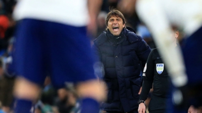 Έξαλλος ο Κόντε: «Αλλάζουν οι προπονητές, αλλά οι παίκτες μένουν πάντα ίδιοι» (video)