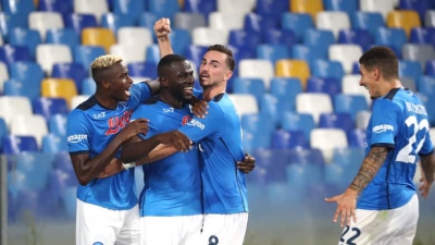 Νάπολι: Ο πλουραλισμός της στην επίθεση σταματάει στον… Κουλιμπαλί! (video)