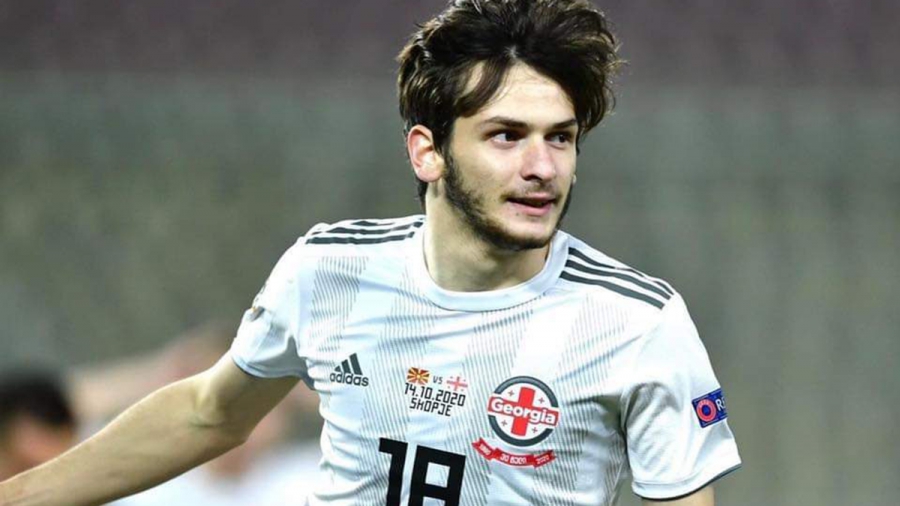 Νάπολι: Πέρασε ιατρικά ο Κβαρατσχέλια και ανακοινώνεται το καλοκαίρι