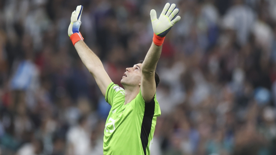 Ξέσπασε σε κλάματα ο Μαρτίνες στις δηλώσεις του: «Ευχαριστώ τον Θεό!»