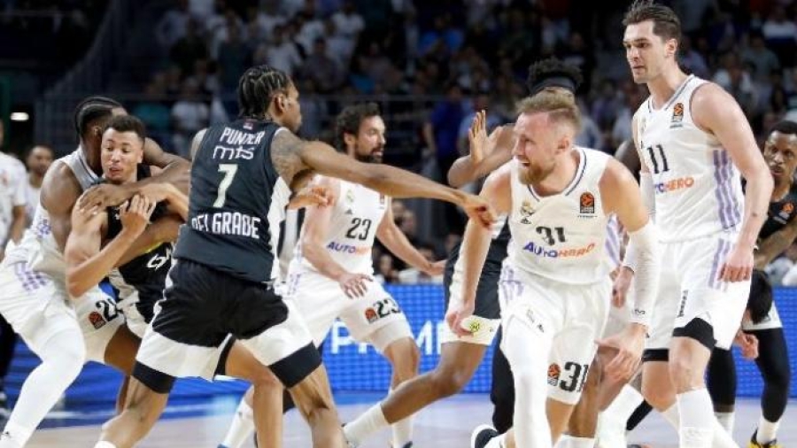 Χεζόνια σε Γιαμπουσέλε: «Εσύ μας άλλαξες την χρονιά!»