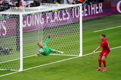 Αγγλία – Δανία 1-1: Απίστευτη επέμβαση Σμάιχελ σε κεφαλιά του Μαγκουάιρ (video)