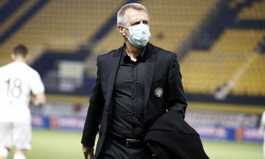 Ο Νίκος Νιόπλιας μιλάει στον ΟΠΑΠ για τα 4 παιχνίδια του Champions League