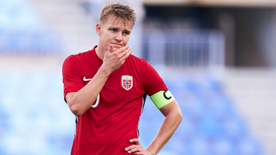 Μαρτίν Όντεγκααρντ: Στην Άρσεναλ έχασε την θέση του από τον Σμιθ Ρόου και στη Νορβηγία έπεσε η απόδοσή του λόγω του τραυματισμού του Χάαλαντ;