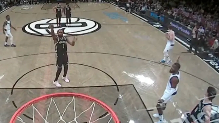 NBA: Πέταξε ποτήρι με παγάκια στον Ντόντσιτς και τον... πέταξαν εκτός γηπέδου! (video)