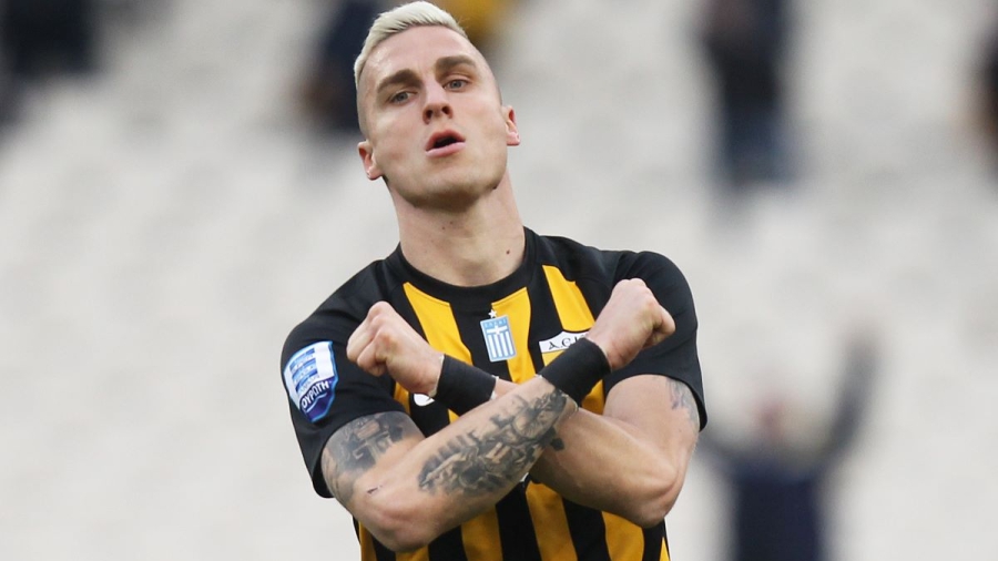 H φανέλα του Βράνιες από το ιστορικό του χατ-τρικ στο Μουσείο Ιστορίας της ΑΕΚ