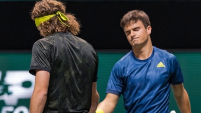 Αποκλεισμός για Στέφανο και Πέτρο Τσιτσιπά στο ντεμπούτο τους στο Όπεν του Ρότερνταμ