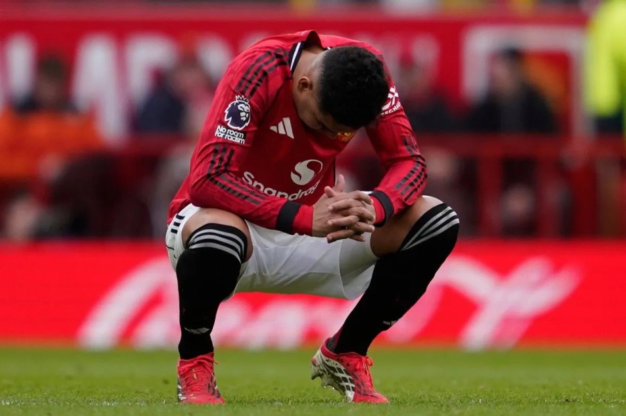 Τρίτη και... φαρμακωμένη: Ισοπαλία για Γιουνάιτεντ - Απώλεια βαθμών, όχι θέσης!