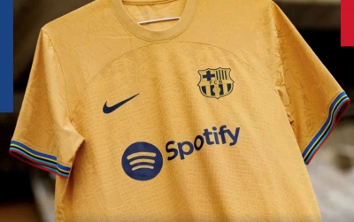 Μπαρτσελόνα: Παρουσίασε την εκτός έδρας φανέλα με πρωταγωνιστή τον Πικέ