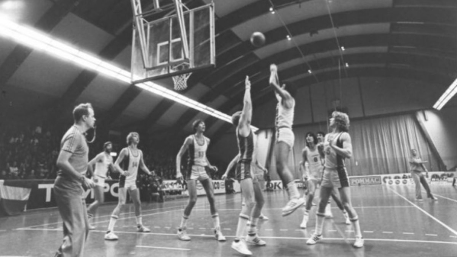 Νίκος Γκάλης: Ο πρώτος χορός του... γκάνγκστερ με τη «γαλανόλευκη»! (video)