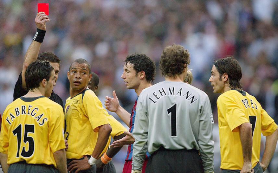 Η μοιραία έξοδος του Λέμαν, η κόκκινη κάρτα και το όνειρο της Άρσεναλ που «έσβησε» το 2006! (video)
