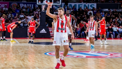 Βεζένκοφ: Ένας Σάσα να τον… πιείς στο ποτήρι! (video)