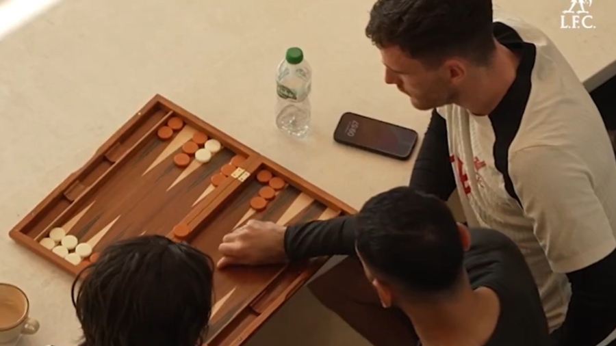 Στην Λίβερπουλ παίζουν τάβλι και ο Τσιμίκας έχει βάλει το χέρι του (vid)