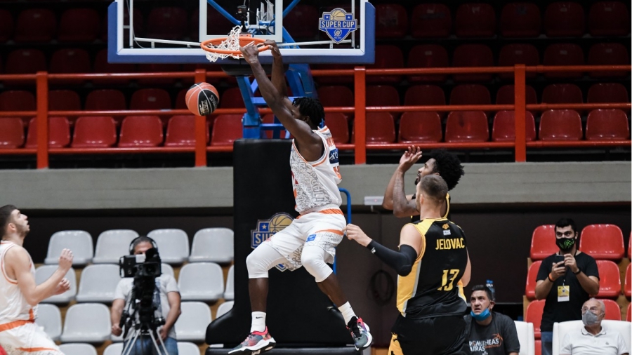 Super Cup: «Σίφουνας» ο Προμηθέας, παρέσυρε την ΑΕΚ (88-71) και προκρίθηκε στον τελικό (video)