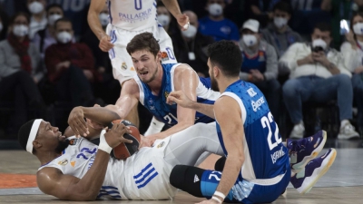 Euroleague Day 31: Κάζο Μιλάνο στο Τελ Αβίβ κρατάει 3ο τον Ολυμπιακό, δυνατά για την 4η θέση η Εφές με ανατροπή επί της Ρεάλ