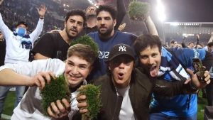 Οπαδοί της Νάπολι έφυγαν από το Φρίουλι με... χορτάρι για ενθύμιο! (video)