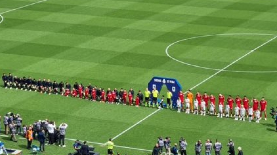 Οι παίκτες της Νάπολι γονάτισαν στέλνοντας μήνυμα κατά του ρατσισμού!