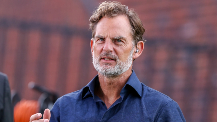 «Ξεσπά» ο Ντε Μπουρ για την κατάσταση στον Άγιαξ: «Δε φτιάχνεις σοκολάτα από σκ@τ@!»