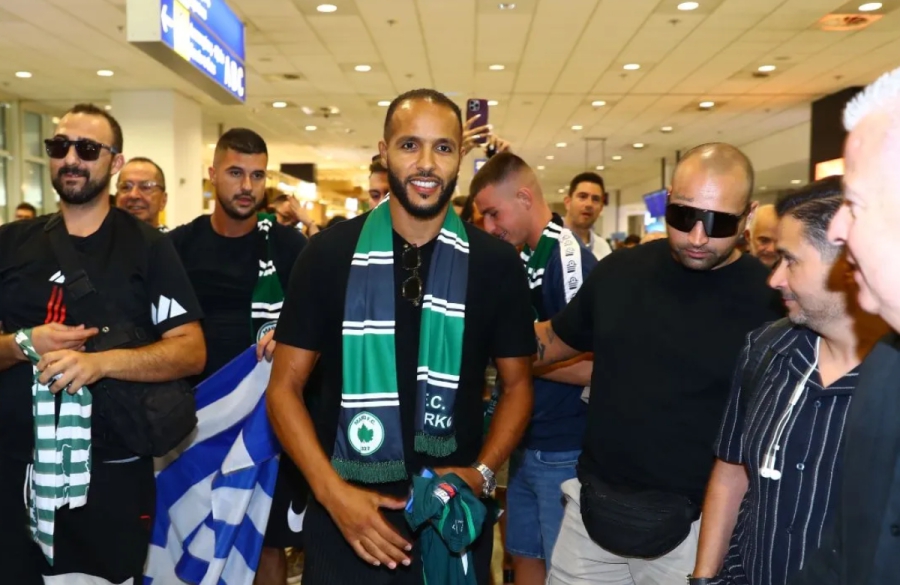 Αποθέωση για τον Ελ Αραμπί στο «Ελ. Βενιζέλος» – Οι φίλοι της Μαρκό τον υποδέχθηκαν με συνθήματα!