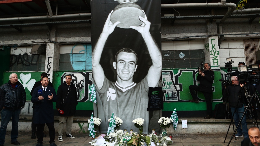 Η Λεωφόρος «αποχαιρέτησε» τον Μίμη Δομάζο (pics)