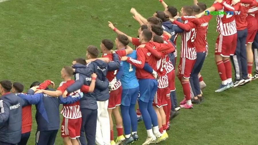 Όλο το Καραϊσκάκης… όρθιο: Οι έξαλλοι πανηγυρισμοί παικτών και κόσμου για την πρόκριση του Ολυμπιακού! (video)