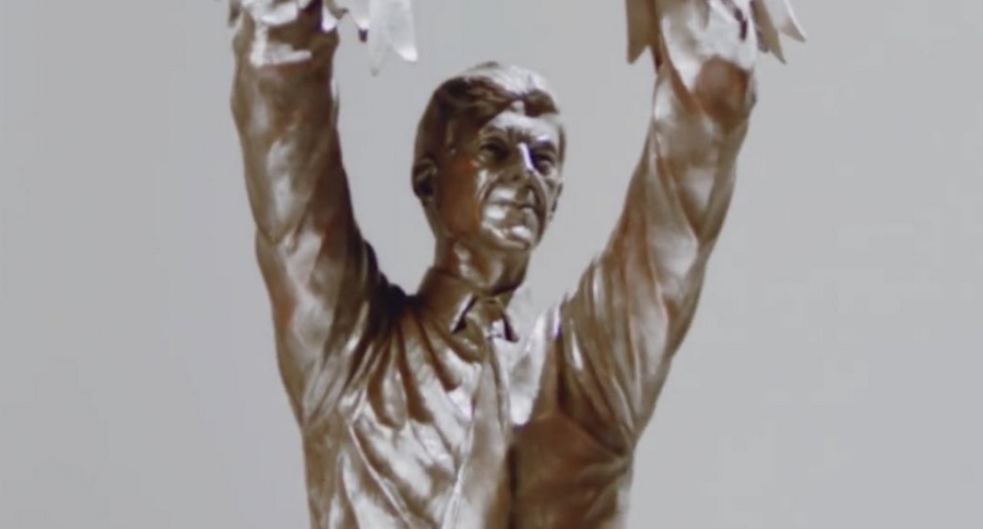 Άρσεναλ: Αποκαλύφθηκε το άγαλμα του Βενγκέρ που θα στηθεί έξω από το Emirates! (vid)