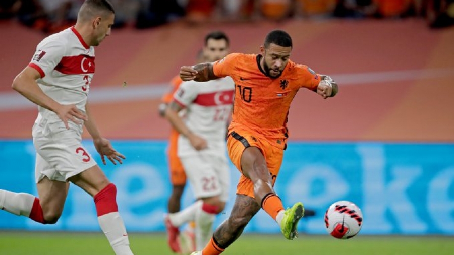 Ολλανδία – Τουρκία 2-0: Απίστευτη ασίστ από τον Κλάασεν και γκολ ο Ντεπάι! (video)