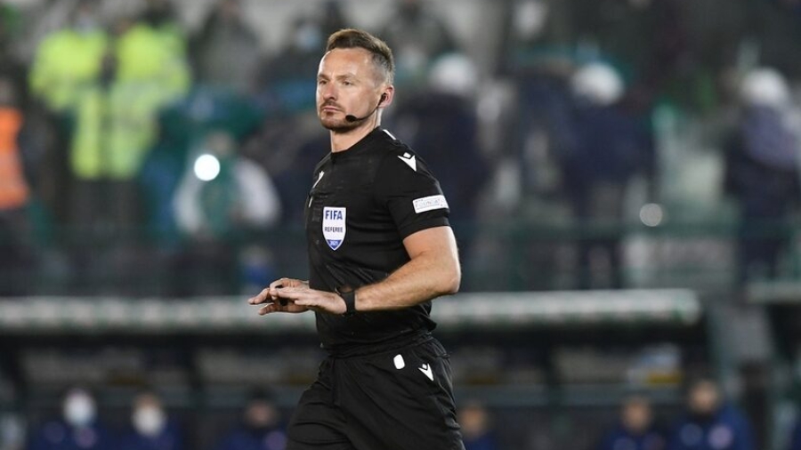 Απίστευτη καταγγελία: «Ψυχοπαθής ο Πολωνός διαιτητής που ήρθε για το ΑΕΚ-Άρης, σοκαρίστηκε ο εκπρόσωπος της ΕΠΟ»