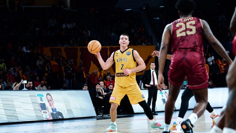 Με ώθηση από τον κόσμο της η ΑΕΚ θα πάρει τη νίκη στη Novibet.gr