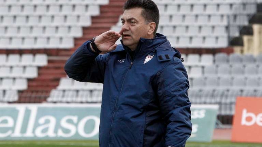 ΑΕΛ: Παρελθόν από τον πάγκο των «βυσσινί», ο Παναγιώτης Γκουτσίδης!